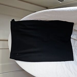 Tahari size 4 perfect black pencil skirt